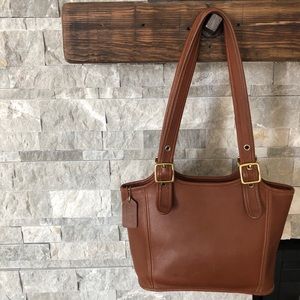 Vintage Coach Legacy #9086 - Great condition!